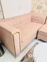 Elegent 5 seater sofa set with wooden center table