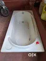 Very Sparingly Used Bathtub in Pristine  condition for sale