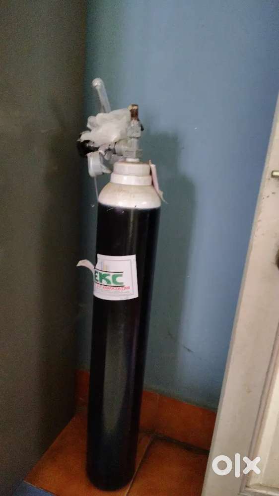 Medical oxygen cylinder in brand new condition