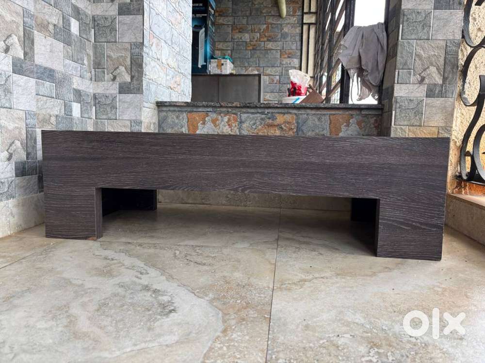 Beautiful HD Wooden Bench for Sale