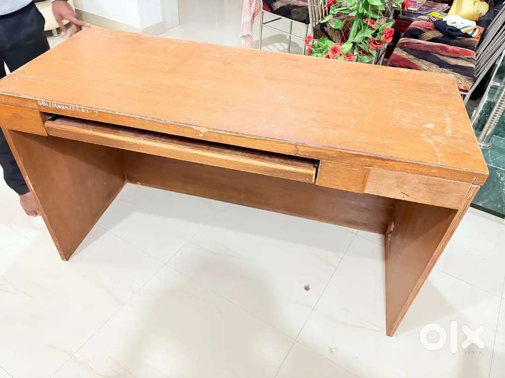 Office table