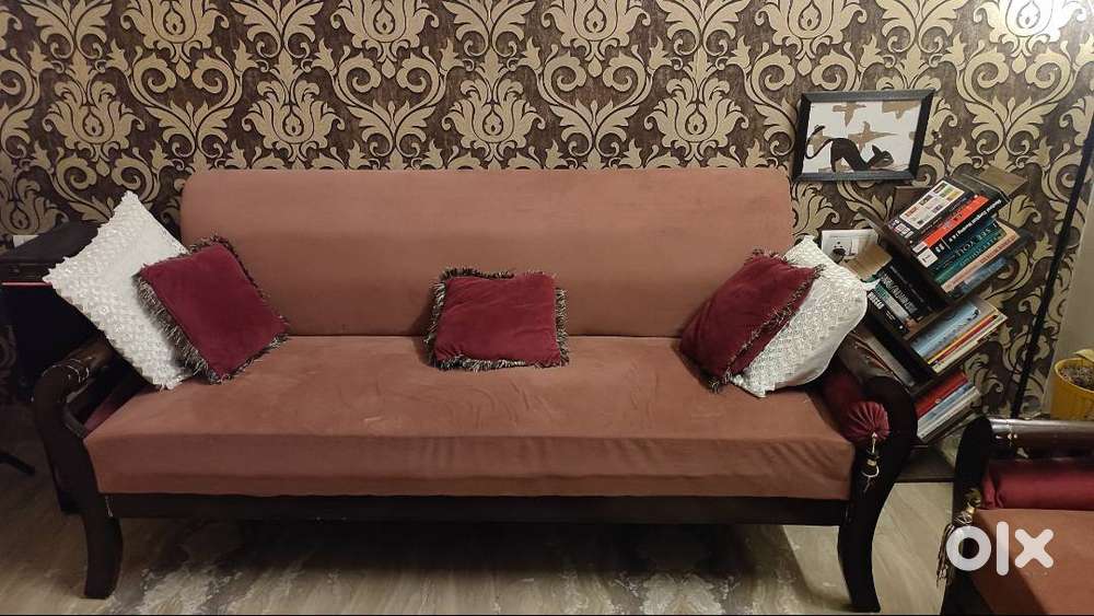 Elegant Wooden Sofa Set for Sale – Excellent Condition