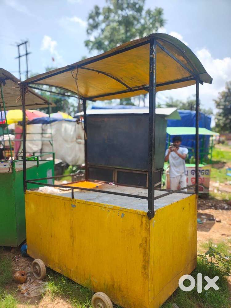 NEWLY UNUSED FOOD CART