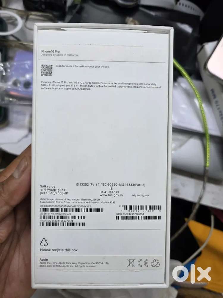 Apple I phone 16pro 256gb natural titanium mint condition out of wrnty