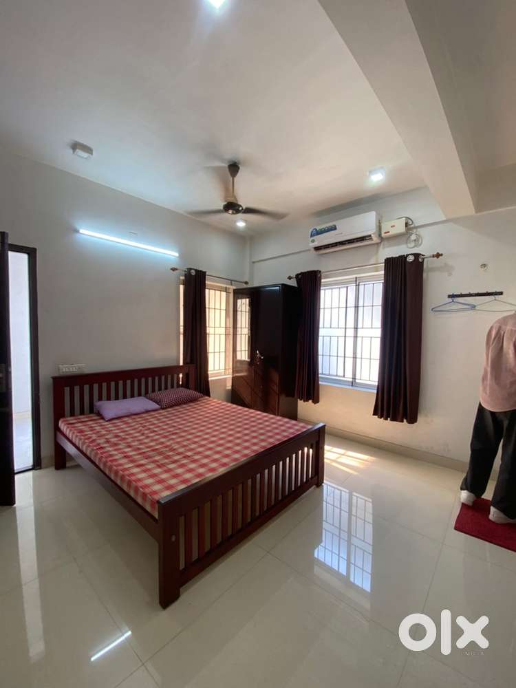 2 bhk fully furnished apartment available for bachelors