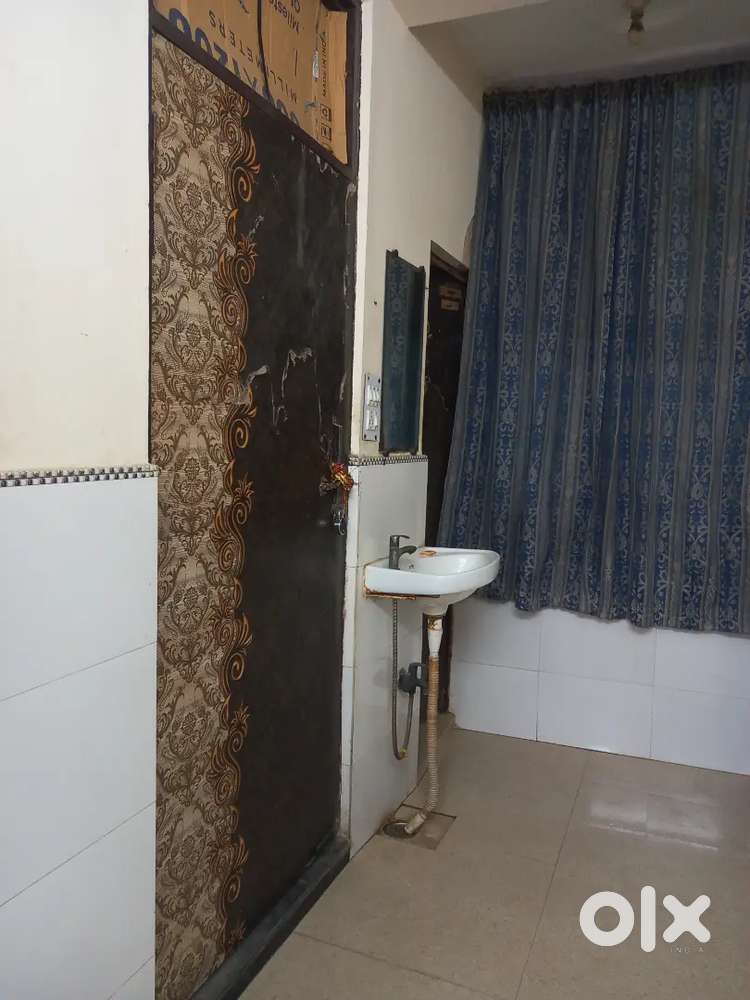 Urgently Need a female roommate