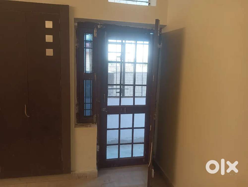 Pg for girls in vaishali nagar one room 2 girls only but vegetarian