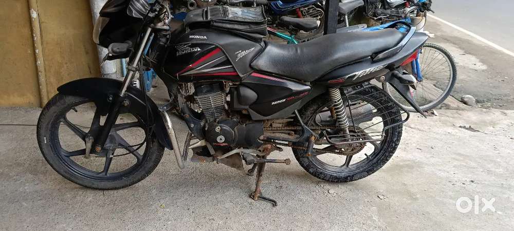 Honda CB shine single owner good condition insurance paid new tyres