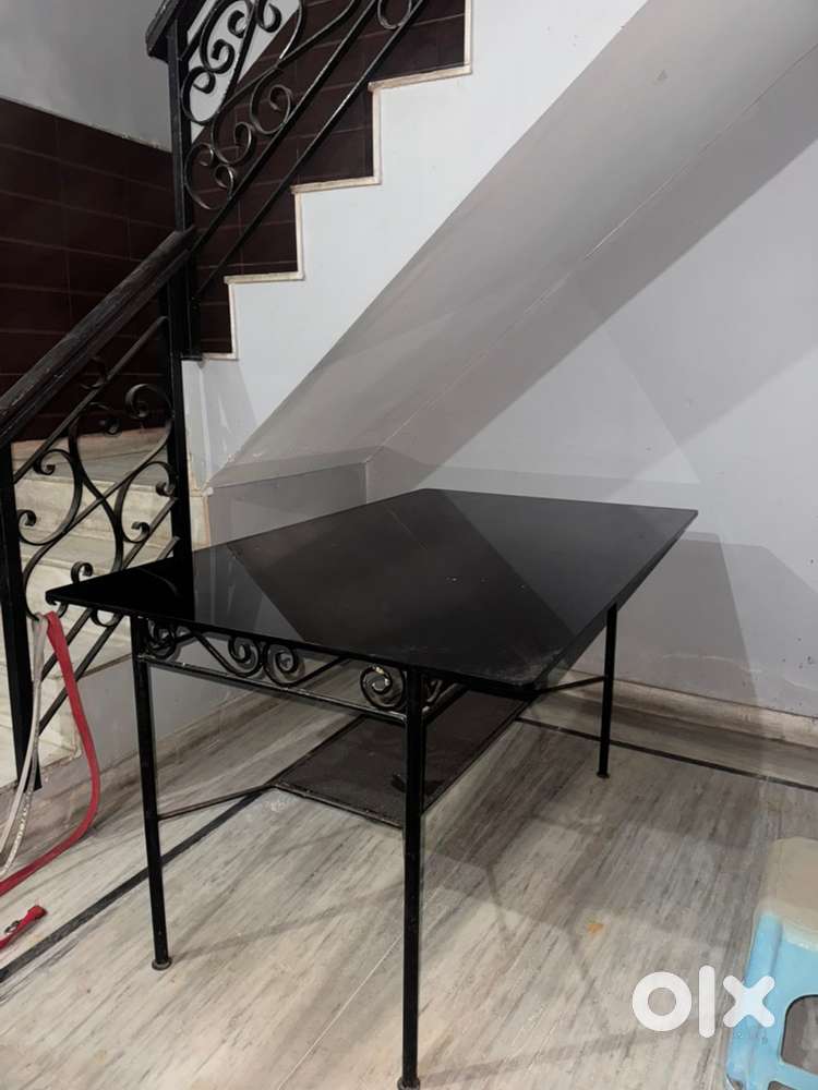 Elegant Wrought Iron 6-Seater Dining Set with Black Glass Top