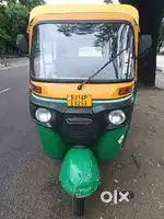 Bajaj Maxima Z Auto CNG 2022 model A1 condition l