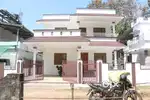House 4 bed 6 cent in Ettumanoor town 67 lakhs