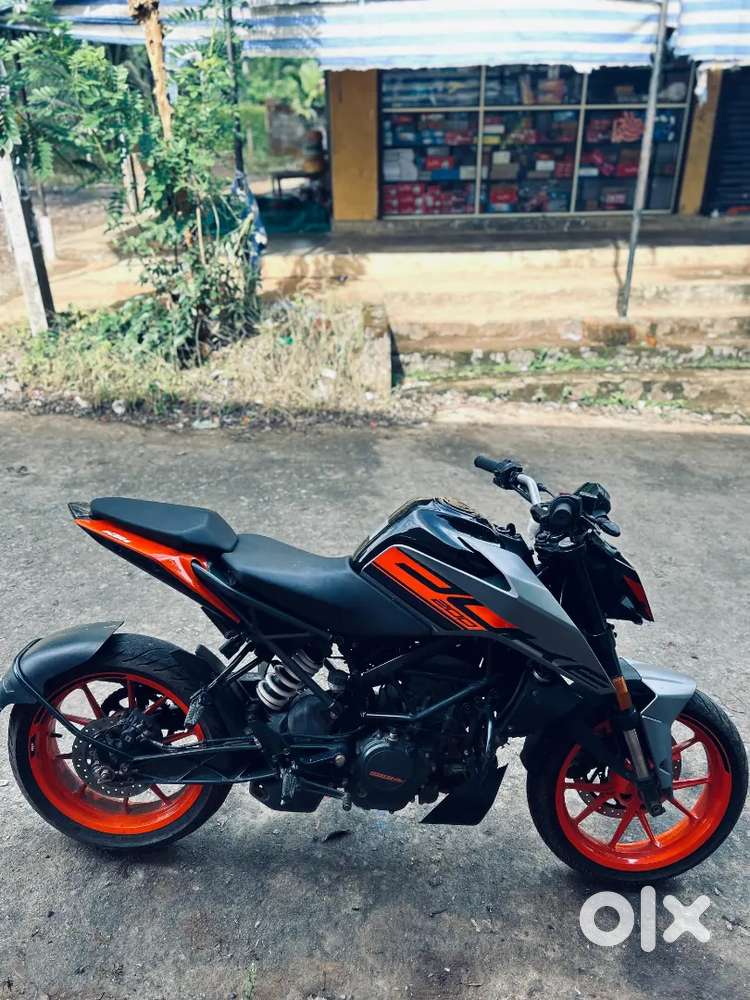 DUKE 200 BS6