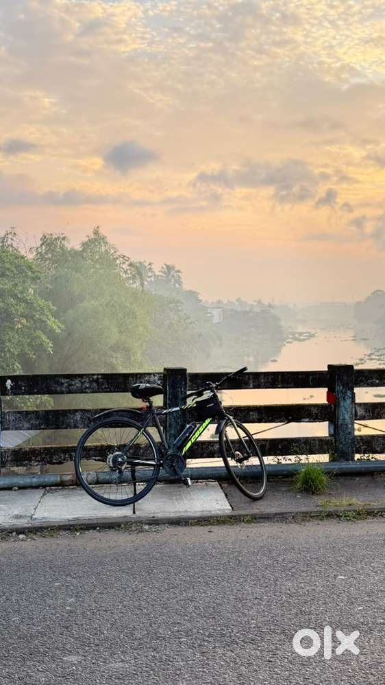 Cosmic 700C Matrix 21 Speed Bicycle