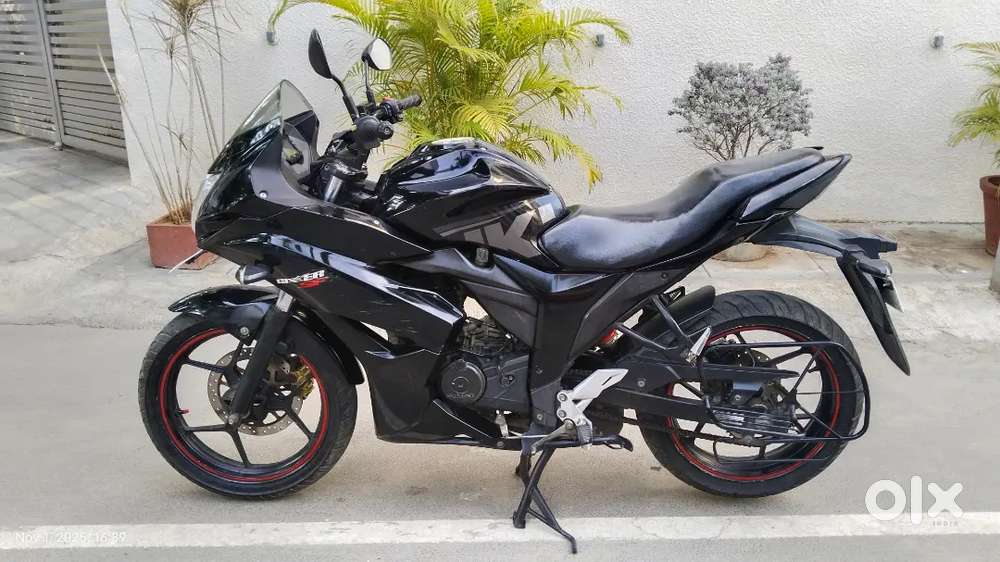 SUZUKI GIXXER SF