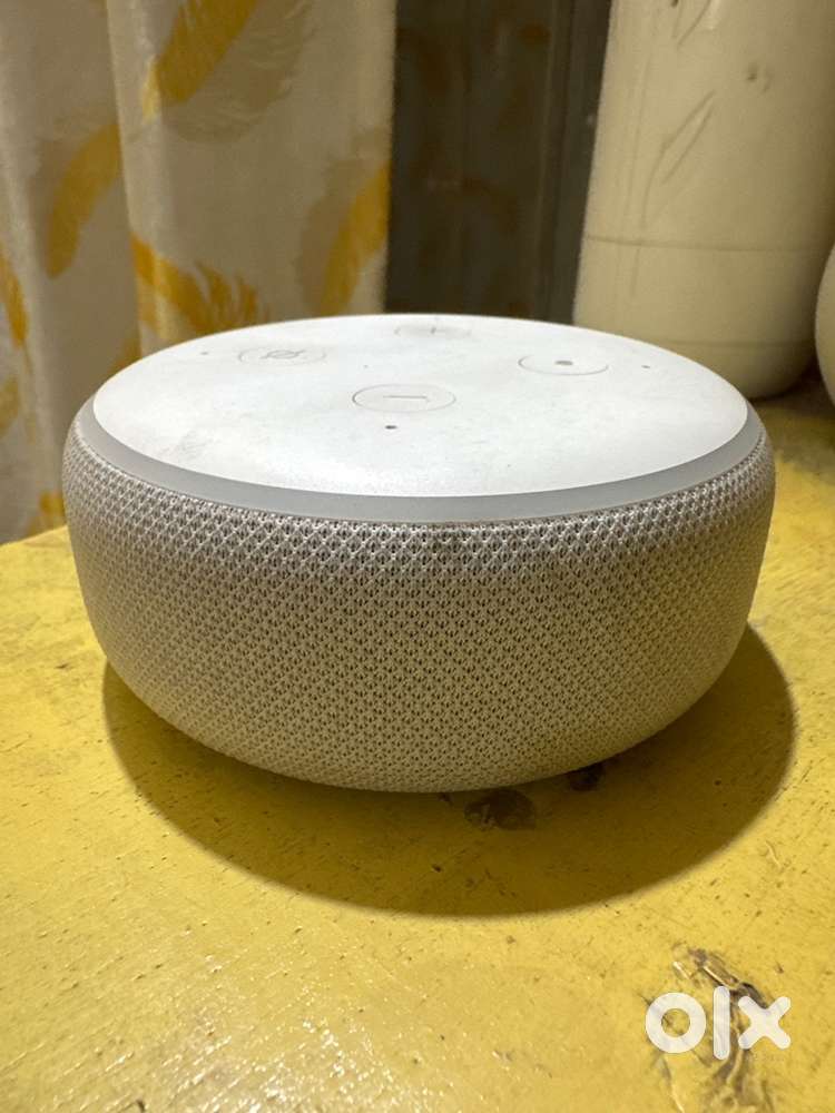 Amazon Alexa Echo Dot white and gray colour