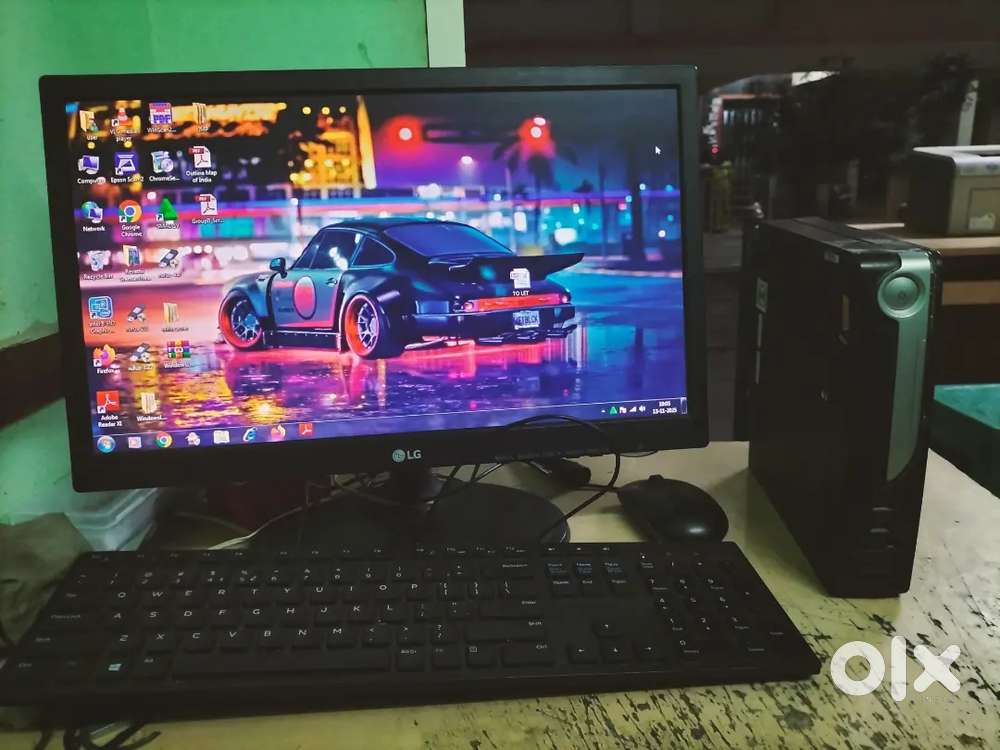 LG 19 inch LED,,8gb ram,128gb SSD, windows 10pro,