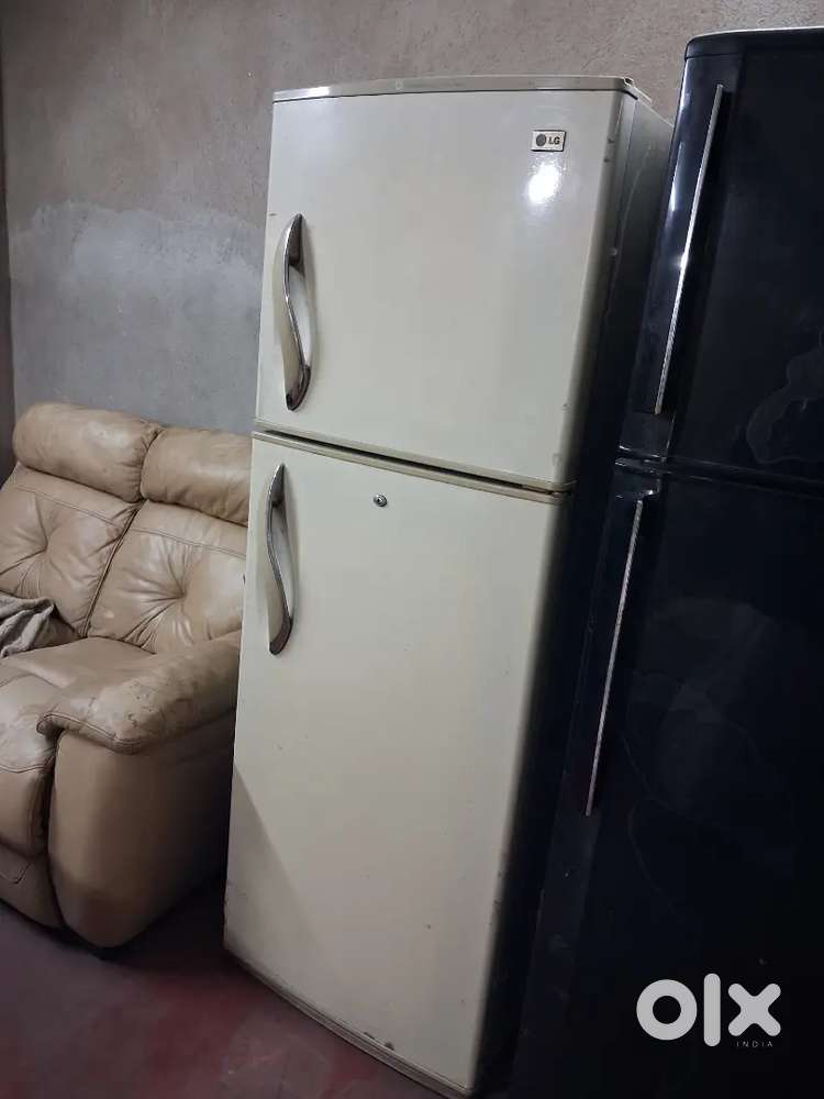 LG 390 liter big fridge