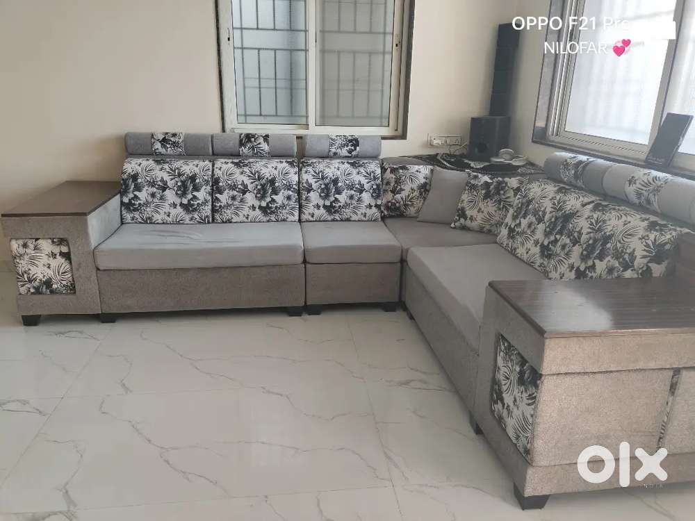 7 siter corner sofa with 4 piece stool