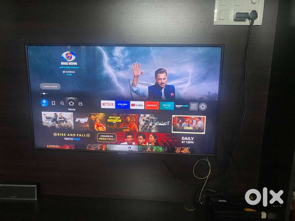 Samsung Smart 4K 43 inches colour TV for sale