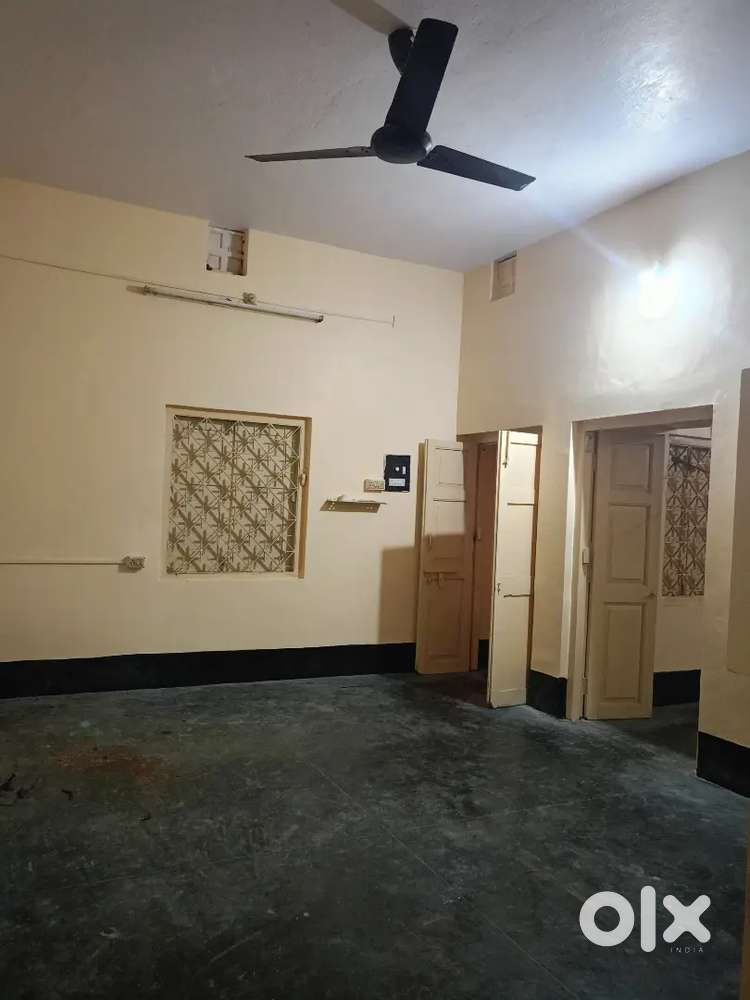 200 mtr from Ravitakis Square 2rooms kitchen toilet.