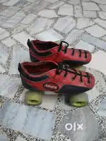 Skates size 6-7,