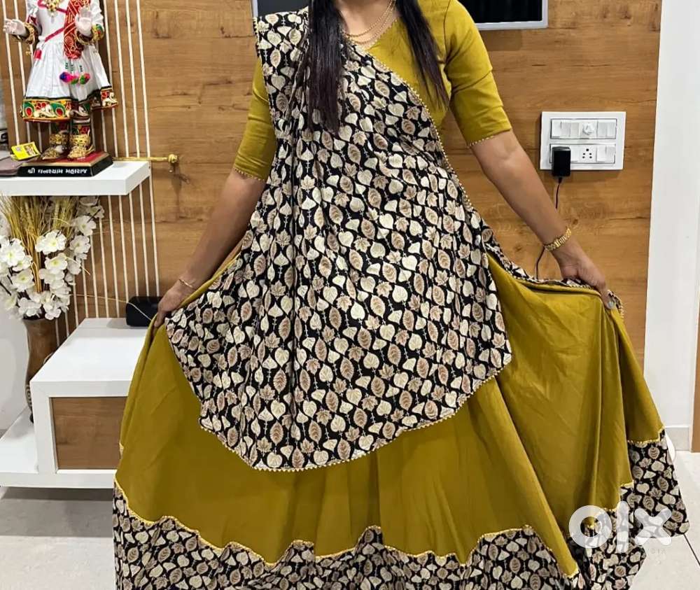 Cotten chniya choli  ,8 MTRS fler, full steched