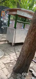 Food cart with location