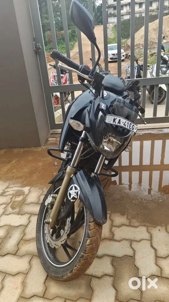 Apache rtr 200 double disc