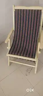 Wood chair