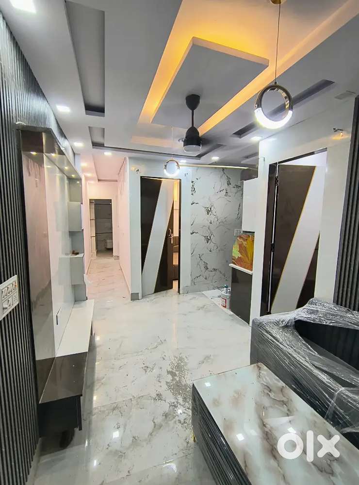 1st entry luxury 3bhk, nearby metro