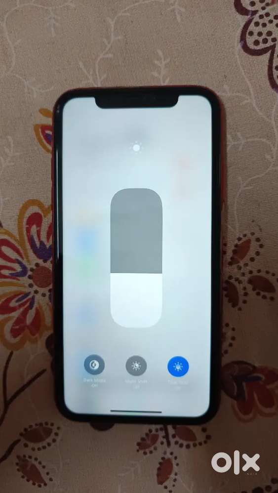 Iphone 11 product red