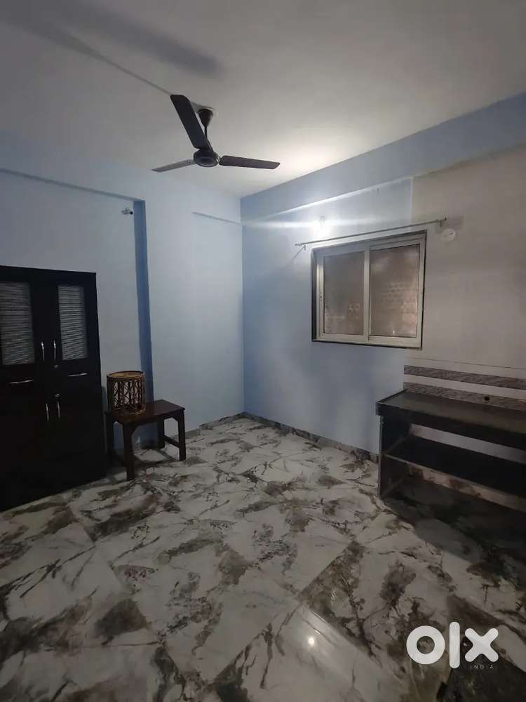 Single room available for rent