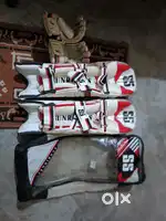 ll BRAND NEW SS TEST CRICKET PAD + FREE GLOVES ll