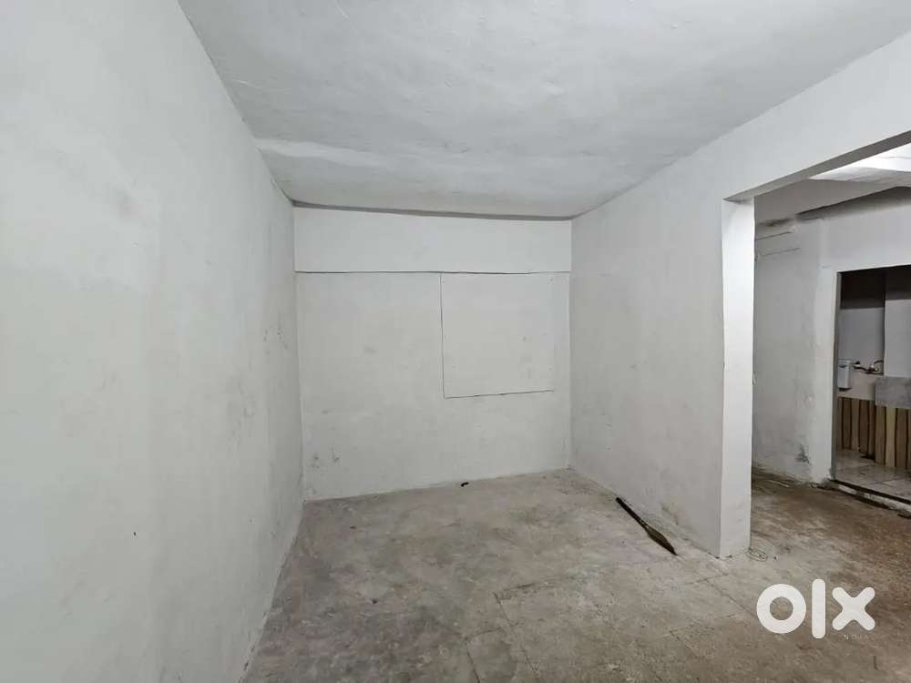 Godown available in shukrawar peth shinde ali