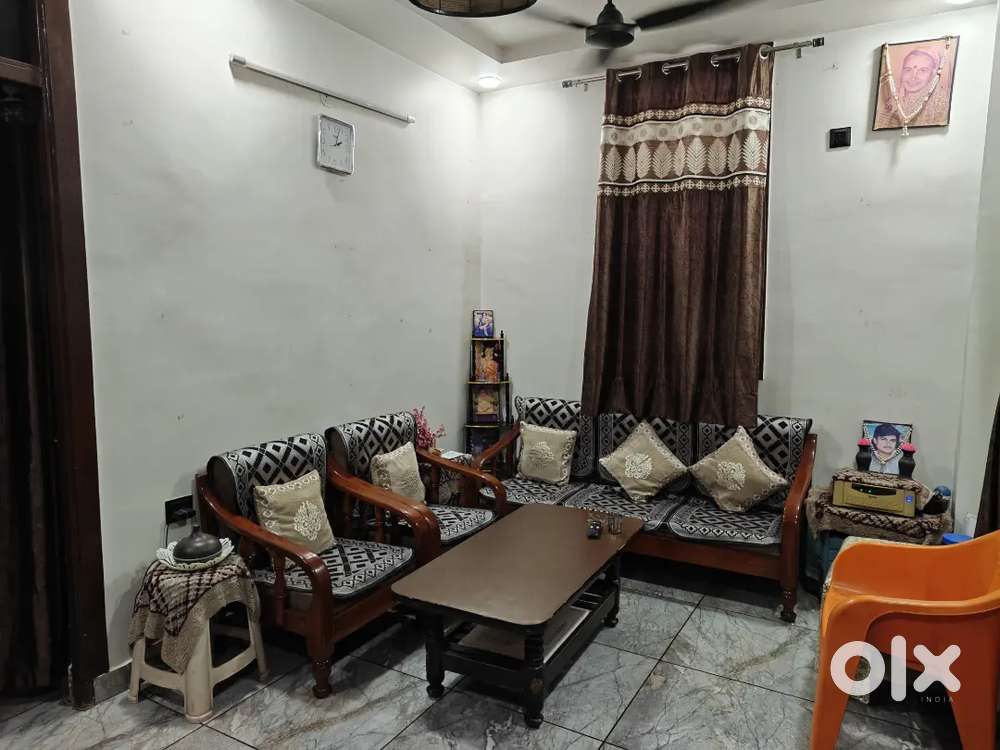 New Condition 1 BHK flat in center of Ghaziabad