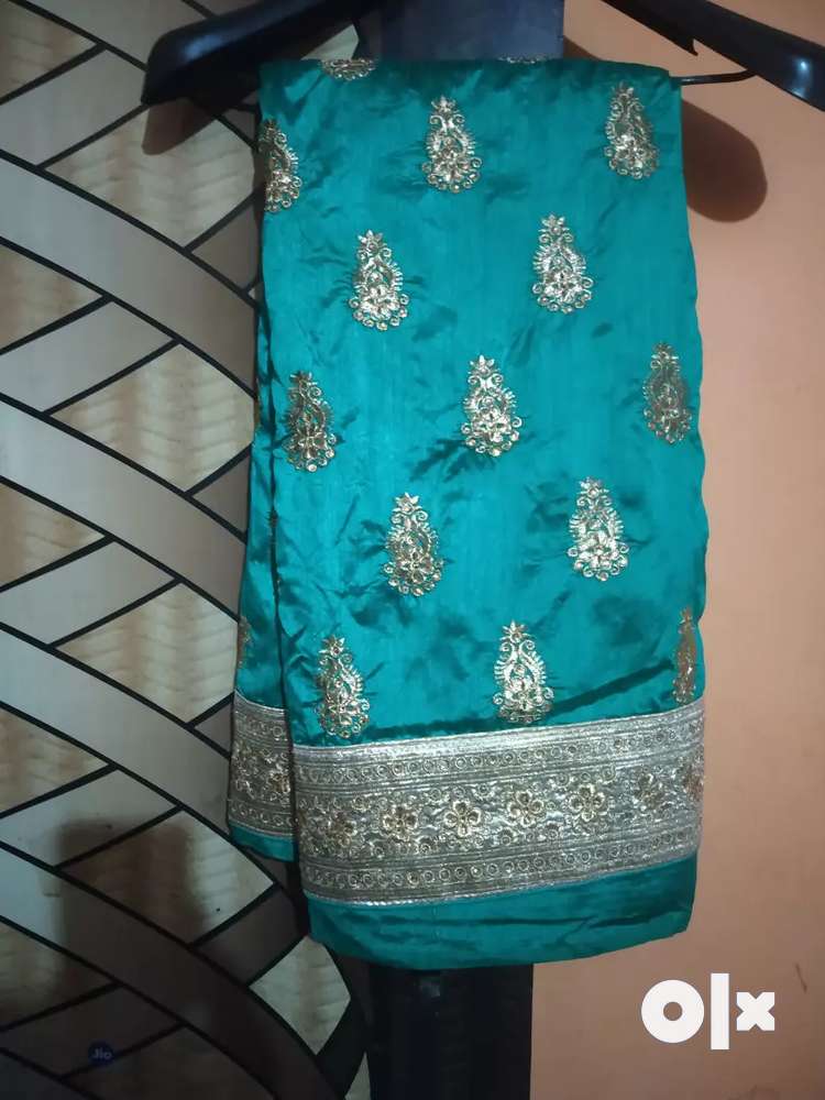 Beautiful wedding banarsi heavy saree with readymade blouse