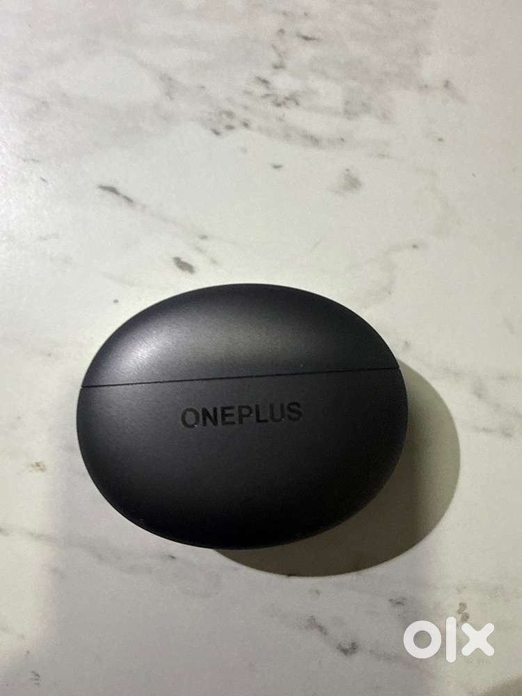 Oneplus bud 4( 4 month old mint condition)