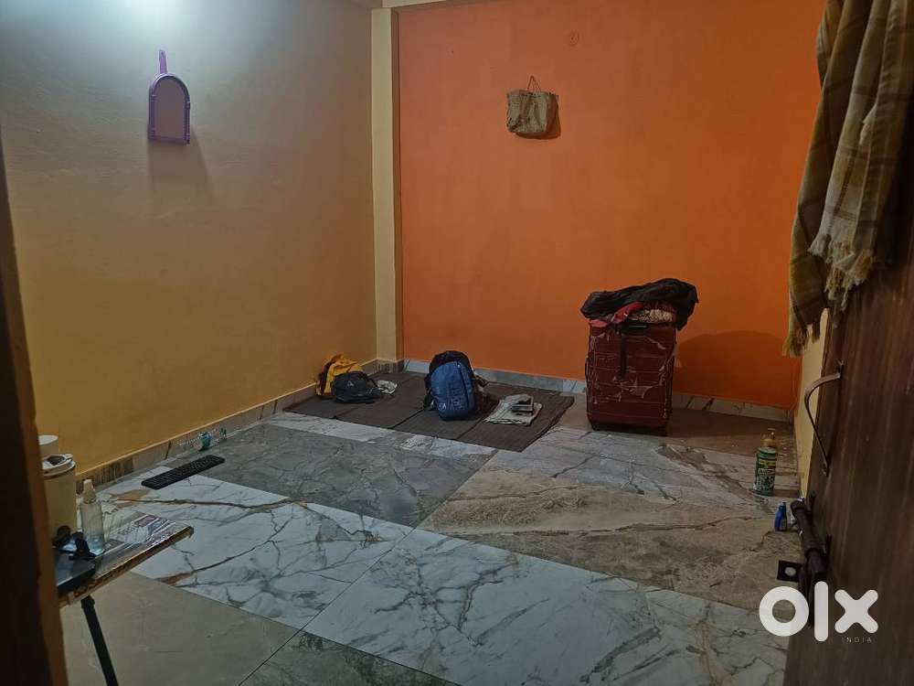 1 Good Roommate required in 2 room set in Gijhore, Sector 53