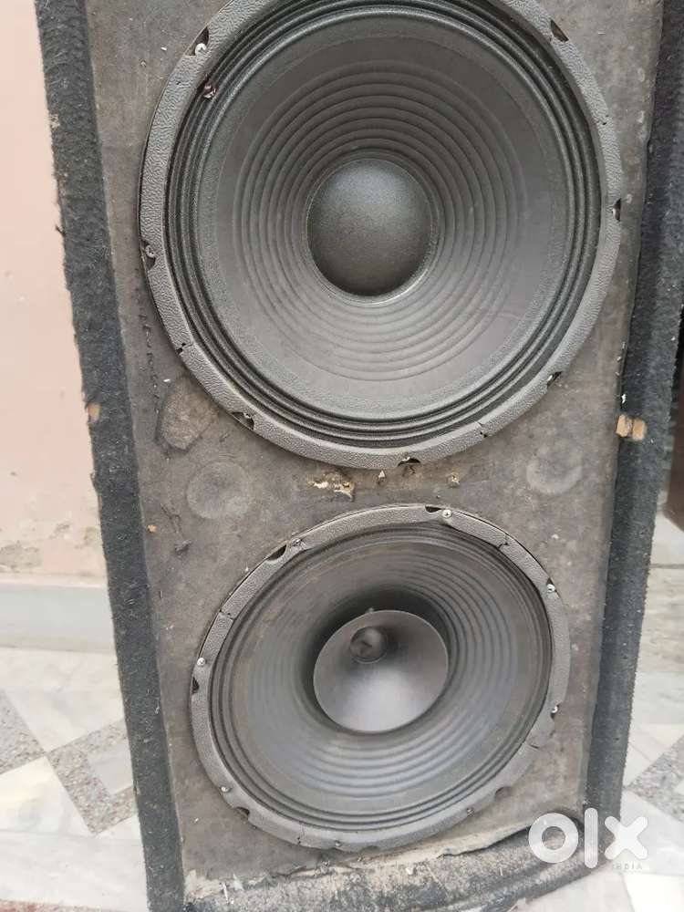 12 inch speaker and 300 watt amplifier h