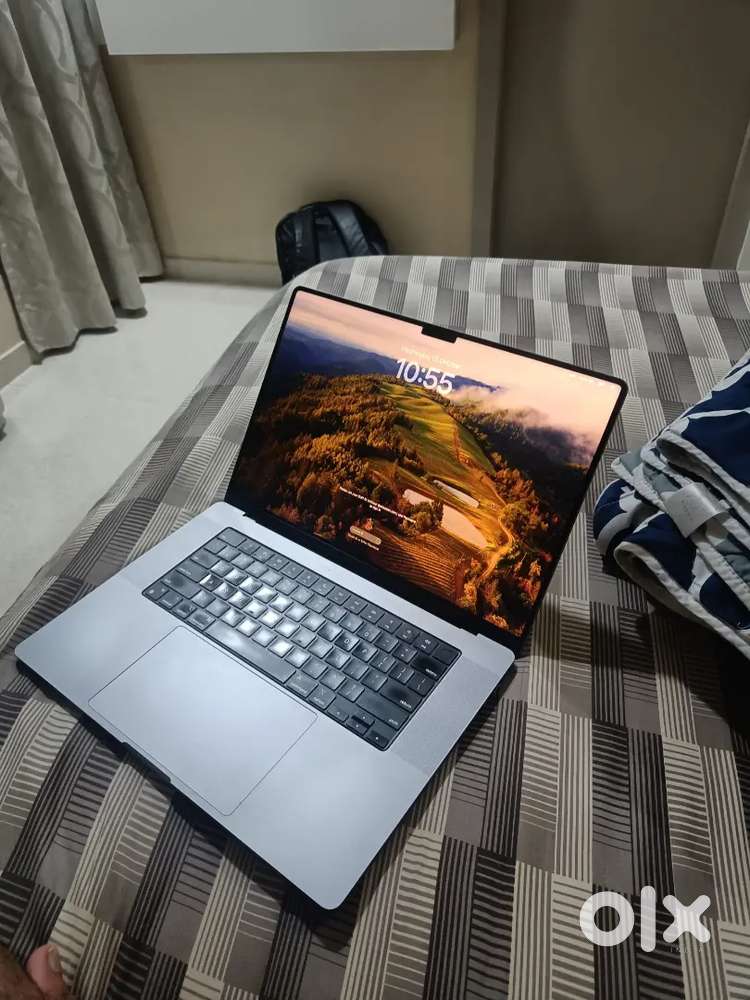 Macbook Pro 2021 - M1 Pro, 32 GB RAM, 512 GB SSD