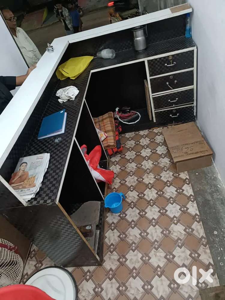 Shop counter