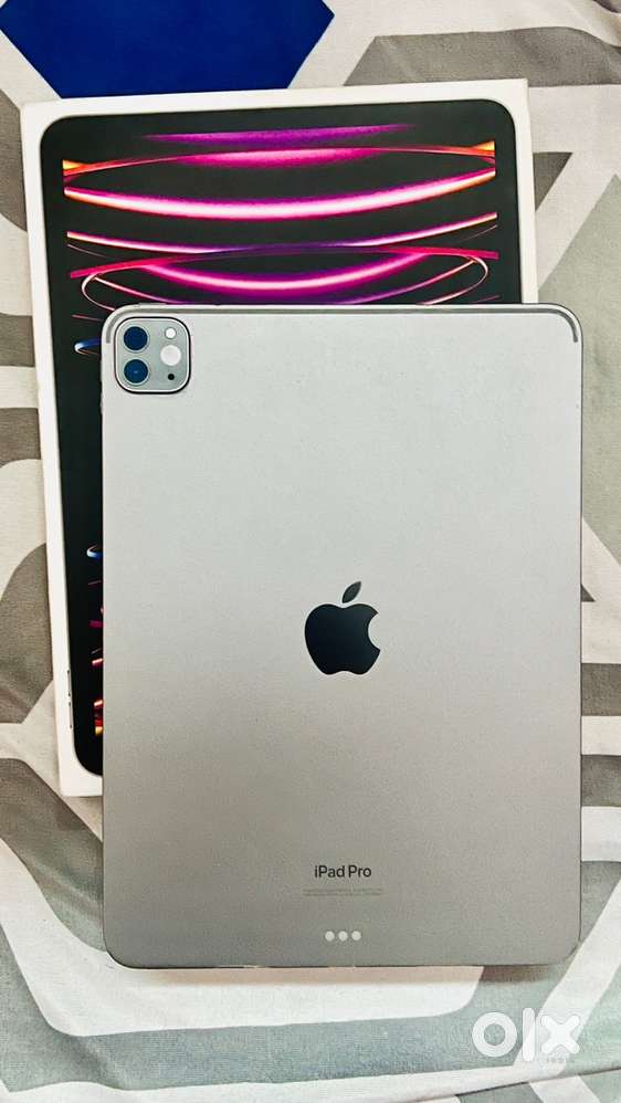 iPad Pro M2 (4th Gen) – 256GB  120Hz Display  Almost New  OG BILL