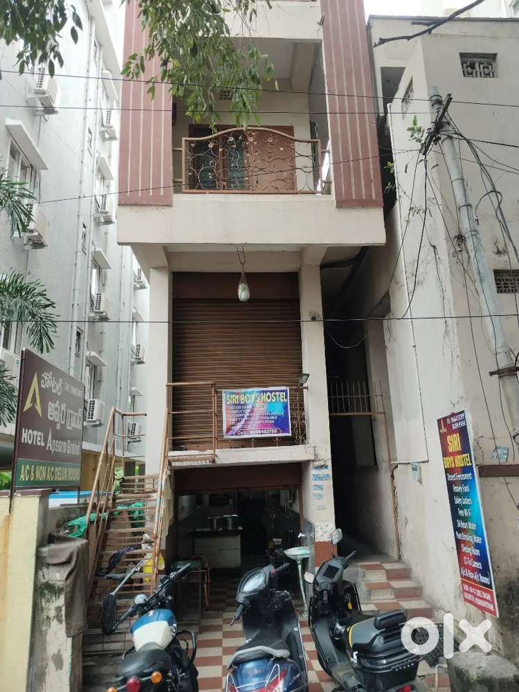 Commercial building suitable for hostels and commercial purposes