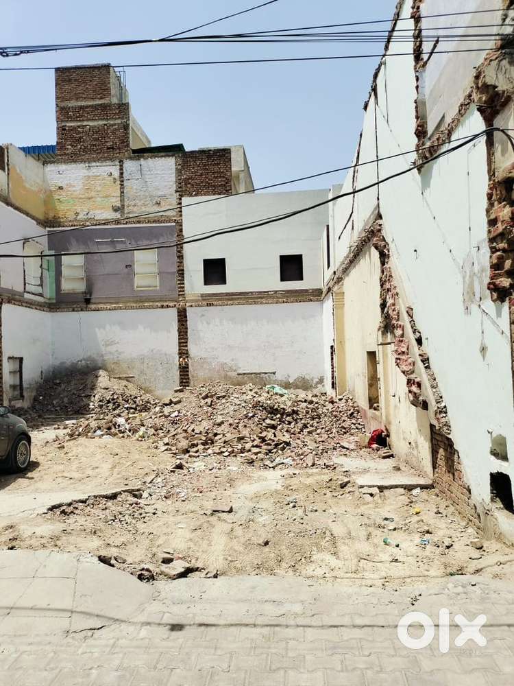 Plot for sale in Nehru Gali