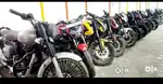 सुपर स्प्लेंडर हमारे यहां हर प्रकार की गाड़ियों का स्टॉक आ गया है
