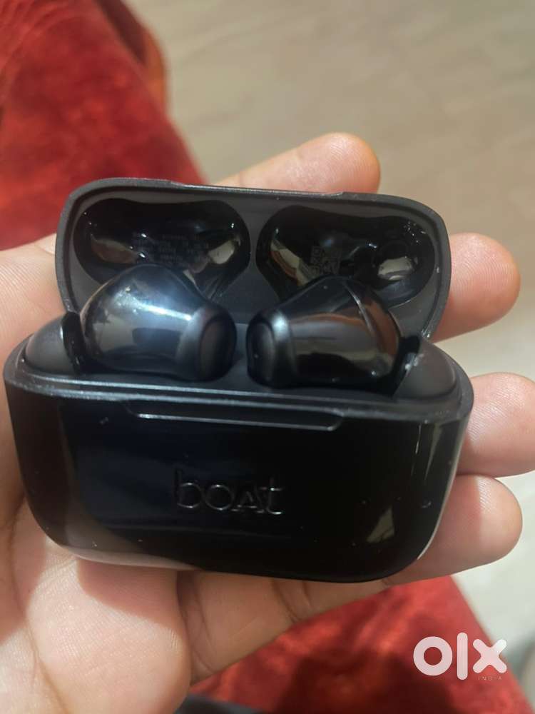 Ear buds boat 161