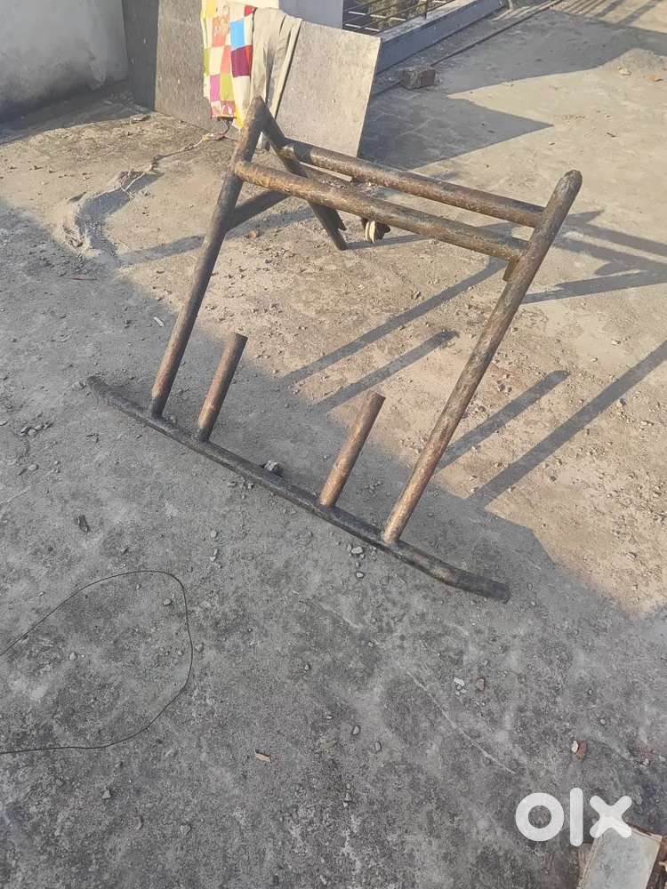 Lats exercise hanging bar