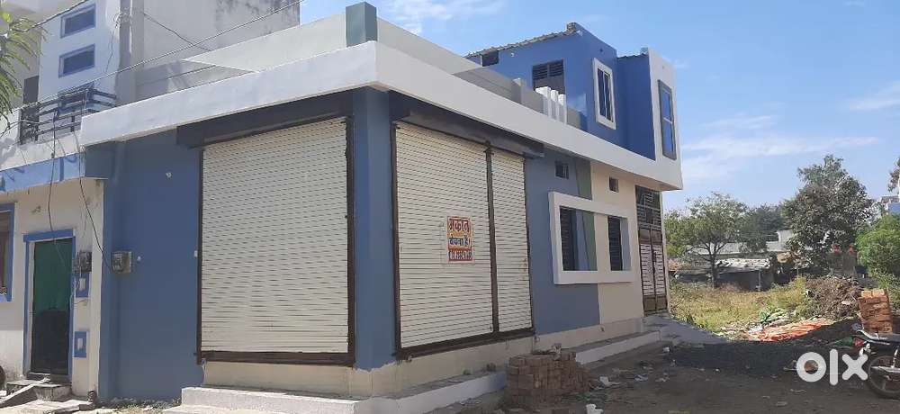 New corner House for Sale with Shop, with Water Boring.