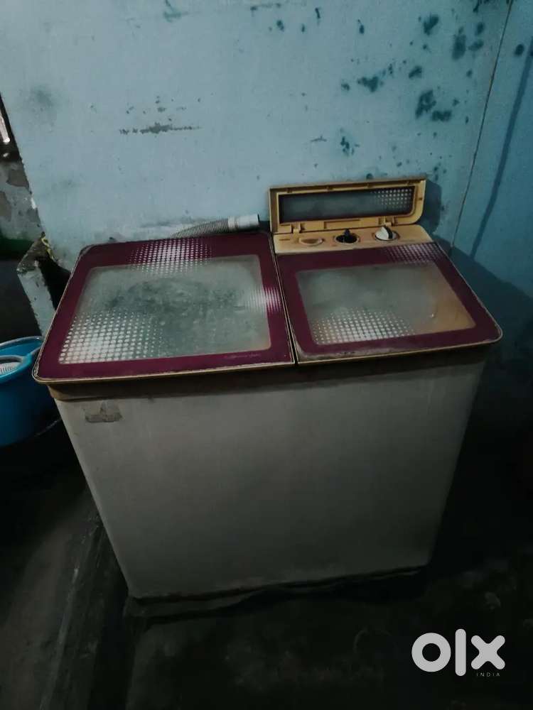 Washing machine of good condition in cheap Godrej company