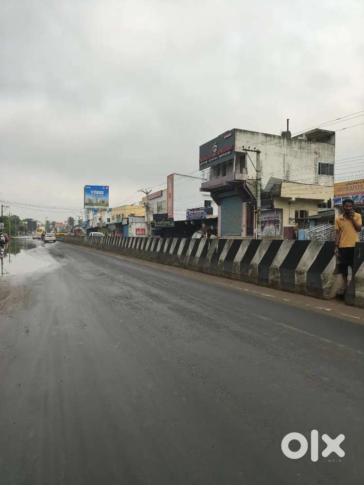 COMMERCIAL LAND MEDAVAKKAM TO SOLLINGANALLUR ON MAIN ROAD PERUMBAKKAM